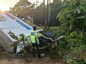 Truk Terguling di Mesuji Lampung, Sopir Tewas Terjepit Truk Terguling di Mesuji Lampung, Sopir Tewas Terjepit
