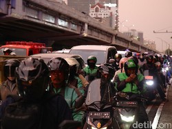 Buka-Tutup Pintu Tol Cipete Mau Diatur buat Atasi Macet Horor di Simatupang