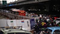 Potret Kemacetan Jalan TB Simatupang Jaksel, Pulang Kerja Makin Sengsara