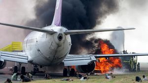 Bandara Juanda Gelar Simulasi Darurat, ARFF Sigap Padamkan Api Pesawat