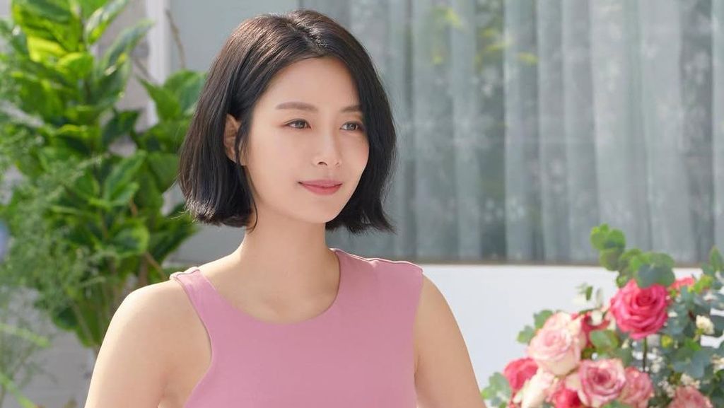 8 Potret Song Da Eun Digosipkan Pacaran dengan Jimin BTS, Pamer Video Baru 8 Potret Song Da Eun Digosipkan Pacaran dengan Jimin BTS, Pamer Video Baru