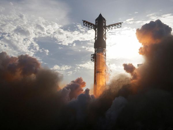 SpaceX Uji Terbang Starship ke-10 untuk Misi Bulan dan Mars