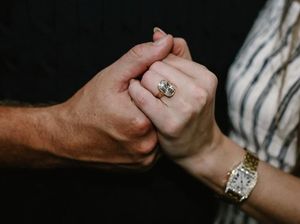 Adu Cincin Tunangan Taylor Swift vs Georgina Rodriguez, Lebih Mahal yang Mana? Adu Cincin Tunangan Taylor Swift vs Georgina Rodriguez, Lebih Mahal yang Mana?