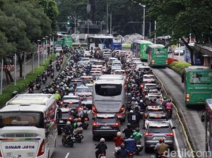 Jakarta Dikepung Demo, Banyak Kantor Pulangkan Karyawan Lebih Cepat