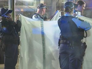 Dunia Hari Ini: Seorang Remaja Sydney Tewas Ditusuk di Terminal Bus Dunia Hari Ini: Seorang Remaja Sydney Tewas Ditusuk di Terminal Bus
