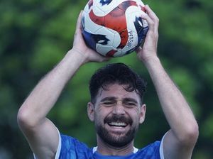 Persib Didenda, Hukuman Frans Putros Diperberat Persib Didenda, Hukuman Frans Putros Diperberat