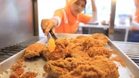 10 Fried Chicken Gurih Renyah dengan Harga Merakyat!