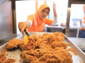 10 Fried Chicken Gurih Renyah dengan Harga Merakyat! 10 Fried Chicken Gurih Renyah dengan Harga Merakyat!