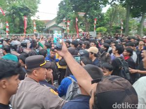 Sempat Memanas, Begini Kondisi Terkini Demo Mahasiswa Dekat Istana Bogor Sempat Memanas, Begini Kondisi Terkini Demo Mahasiswa Dekat Istana Bogor