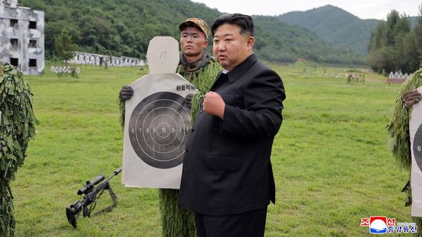 Kim Jong Un Pantau Latihan Militer Pasukan Operasi Khusus