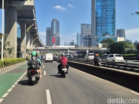 Kondisi lalin Jalan Gatot Subroto, Pancoran, Jaksel pukul 9.35 WIB, Kamis (28/8/2025).