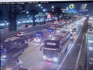 Akses Tol Semanggi Arah Cawang dan Exit Pejompongan Masih Ditutup Imbas Demo Akses Tol Semanggi Arah Cawang dan Exit Pejompongan Masih Ditutup Imbas Demo