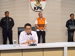 KPK Tahan 1 Tersangka Korupsi LPEI yang Rugikan Negara Rp 11,7 T KPK Tahan 1 Tersangka Korupsi LPEI yang Rugikan Negara Rp 11,7 T