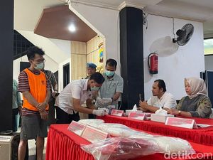 Pengedar Narkoba di Kalsel Pasrah Saksikan 2,5 Kg Sabunya Musnah Pengedar Narkoba di Kalsel Pasrah Saksikan 2,5 Kg Sabunya Musnah