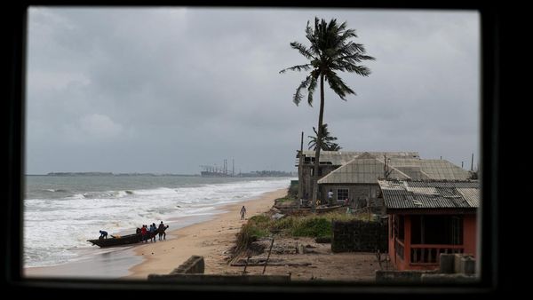 Pesisir Nigeria Terkikis Gelombang, Warga Kehilangan Rumah dan Tanah Leluhur