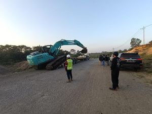 Polda Sumsel Pantau Tambang Ilegal di Muara Enim, Temukan 1 Alat Berat Polda Sumsel Pantau Tambang Ilegal di Muara Enim, Temukan 1 Alat Berat