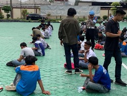 Polisi Amankan 44 Pelajar Karawang yang Hendak Demo di Gedung DPR
