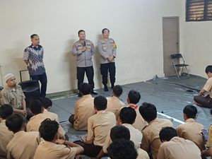 Polisi Datangi Sekolah di Bogor, Imbau Pelajar Tak Ikut Demo-Tawuran