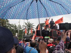 Pengusaha Keberatan Upah Buruh Naik 10,5%: Bisnis-Ekonomi Belum Stabil Pengusaha Keberatan Upah Buruh Naik 10,5%: Bisnis-Ekonomi Belum Stabil