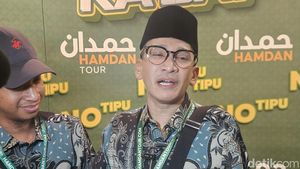 Ruben Onsu Bawa Bawang Goreng di Umrah Perdana