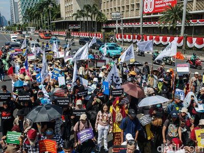 Sempat Blokade Jalan, Massa Iklim Lanjut Gelar Aksi di Monas