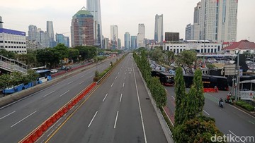 Massa Demo Masuki Jalan Tol Dalkot, Kendaraan Diputarbalik di KM 8 Cawang