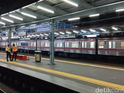 Video: Upaya Stasiun Tanah Abang Bikin Peron 3-4 Ramah Disabilitas Video: Upaya Stasiun Tanah Abang Bikin Peron 3-4 Ramah Disabilitas