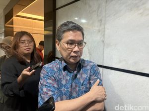 Buruh Demo Tuntut Upah Naik 10,5%, Pengusaha Buka Suara Buruh Demo Tuntut Upah Naik 10,5%, Pengusaha Buka Suara