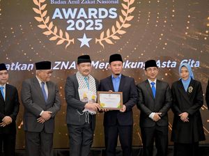 Gencar Gerakan Zakat, Walkot Pekanbaru Terima Penghargaan dari Baznas RI