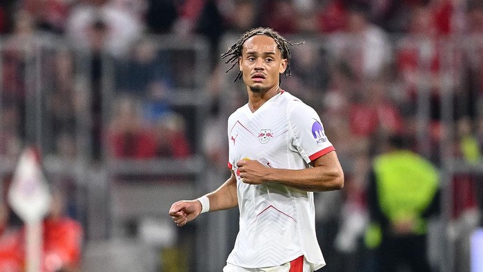 Munich, Germany - August 22: Xavi Simons of RB Leipzig looks on during the Bundesliga match between FC Bayern München and RB Leipzig at Allianz Arena on August 22, 2025 in Munich, Germany. (Photo by Harry Langer/DeFodi Images/DeFodi via Getty Images)