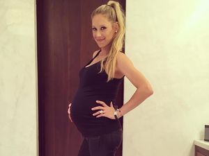 Mantan Ratu Tenis Anna Kournikova Hamil Anak ke-4 di Usia 44 Tahun Mantan Ratu Tenis Anna Kournikova Hamil Anak ke-4 di Usia 44 Tahun