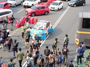 Demo Bela Ojol Tewas Dilindas Rantis Brimob di Polda Metro Langsung Memanas