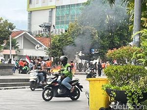 Aksi Demo Ricuh di Kawasan Manahan Solo, Kompleks Stadion Dijaga Ketat Aksi Demo Ricuh di Kawasan Manahan Solo, Kompleks Stadion Dijaga Ketat