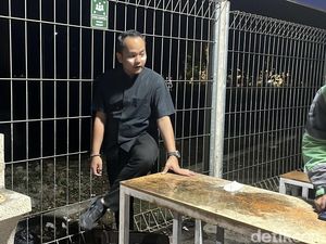 Walkot Solo Cek Fasum-Shelter Manahan Terdampak Demo di Mako Brimob Walkot Solo Cek Fasum-Shelter Manahan Terdampak Demo di Mako Brimob