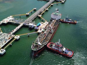 Proyek Dermaga Terminal BBM di Balikpapan Rampung, Telan Biaya Rp 301 M Proyek Dermaga Terminal BBM di Balikpapan Rampung, Telan Biaya Rp 301 M