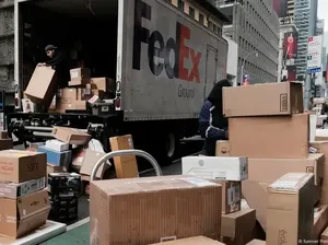 Pengiriman Paket Bernilai Kecil ke AS Kini Kena Bea Masuk