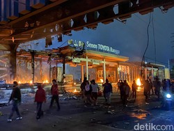 Halte Senen Jakpus Terbakar, Hangus Sisa Kerangka