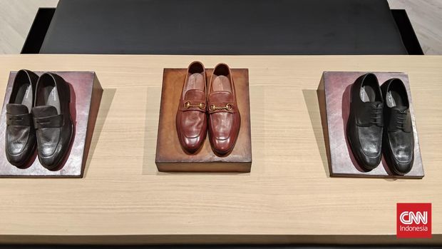 Jenama sepatu kulit Mario Minardi kembali buka di Lotte Shopping Avenue, Jakarta Selatan, Jumat (29/8). Gerai ini menghadirkan pengalaman belanja yang lebih personal dan eksklusif.