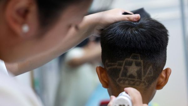 Kreatif, Salon Beijing Sajikan Gaya Rambut Bernuansa Perang Dunia II