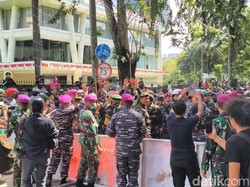 Video: TNI Turun Tangan, Massa di Mako Brimob Membubarkan Diri