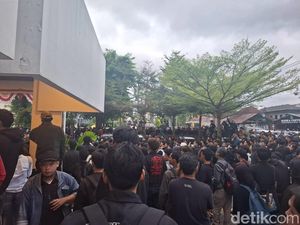 Geruduk Polda DIY, Ini Tuntutan Massa Jogja Memanggil