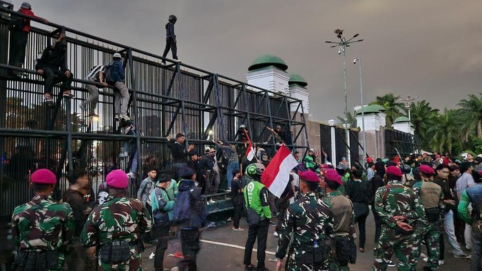 DPR Bubar? Begini Kata Ahli Hukum Tata Negara