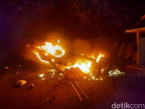 2 Mobil di Polda DIY Terbakar