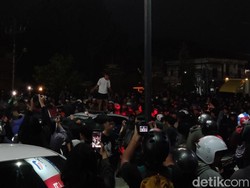 Demo di Polda DIY Ricuh, Polisi Tembakkan Gas Air Mata