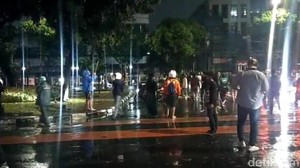 Ojol Tewas Dilindas Rantis, Rekan-rekannya Datangi Mako Brimob Kwitang