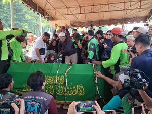 Video Pemakaman Affan Kurniawan Ojol yang Tewas Dilindas Rantis Brimob Video Pemakaman Affan Kurniawan Ojol yang Tewas Dilindas Rantis Brimob