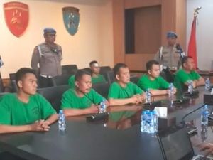 7 Anggota Brimob Tabrak-Lindas Affan hingga Tewas Terbukti Langgar Kode Etik 7 Anggota Brimob Tabrak-Lindas Affan hingga Tewas Terbukti Langgar Kode Etik