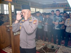Polda Riau dan Jajaran Gelar Salat Gaib untuk Affan Kurniawan