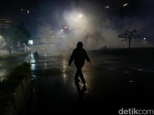 Cerita Warga yang Terkena Paparan Gas Air Mata, Sesak Napas-Mata Perih Cerita Warga yang Terkena Paparan Gas Air Mata, Sesak Napas-Mata Perih