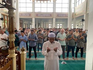 Polres Depok Gelar Salat Gaib Bareng Ojol, Doakan Affan Kurniawan